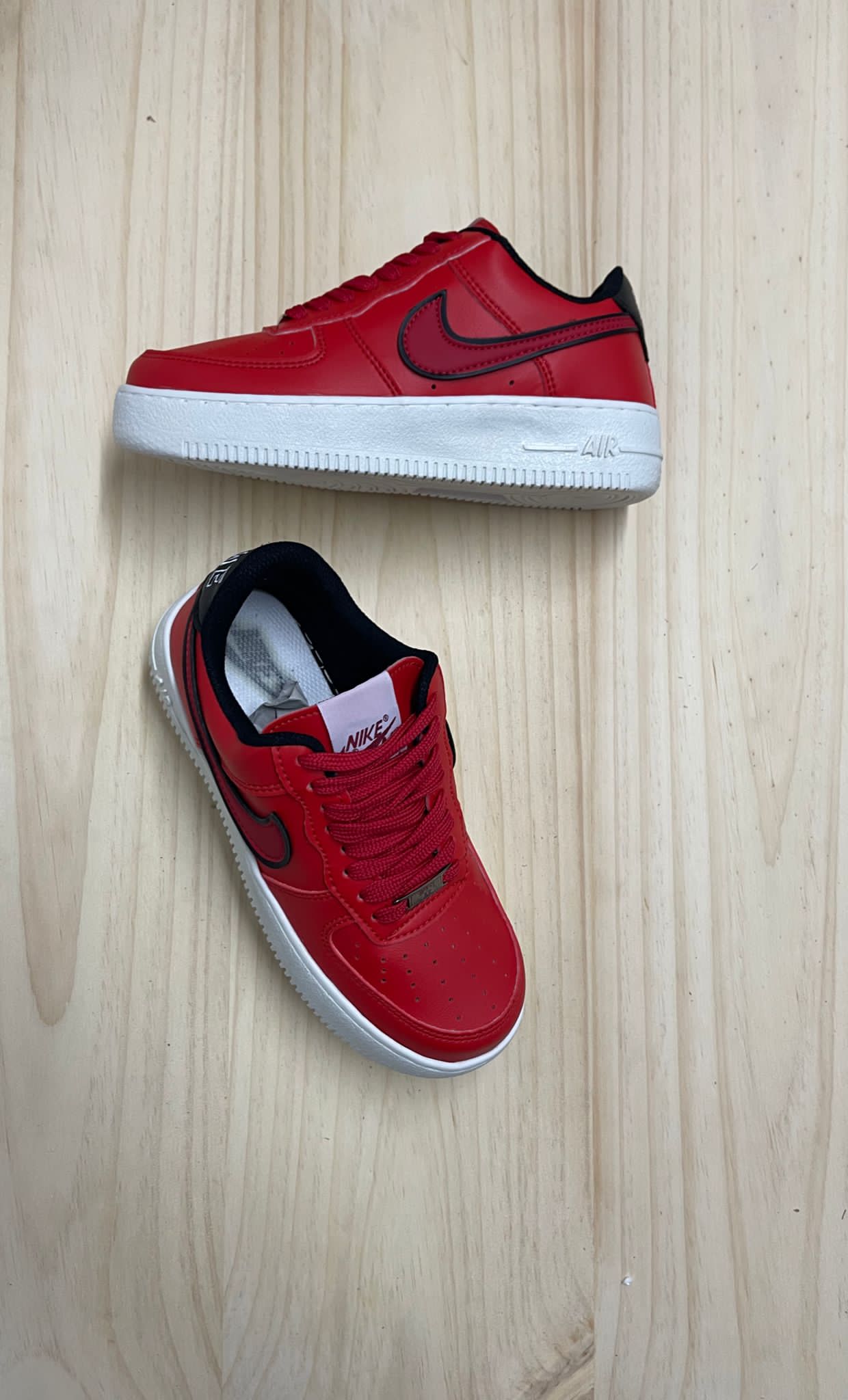 Nike Air Force 1 Rojas Premium