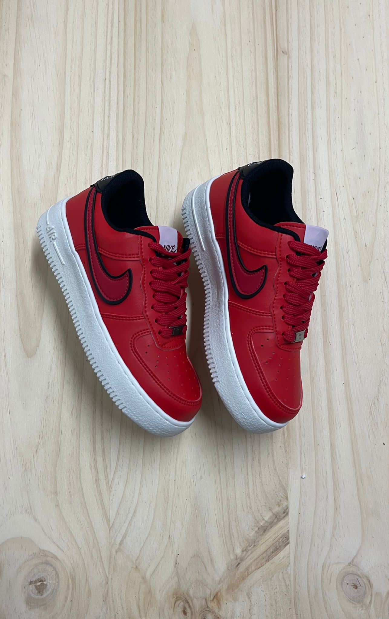 Nike Air Force 1 Rojas Premium