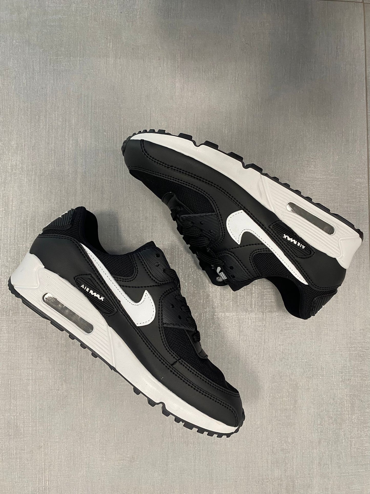Nike Air Max 90 Negra y Blanca