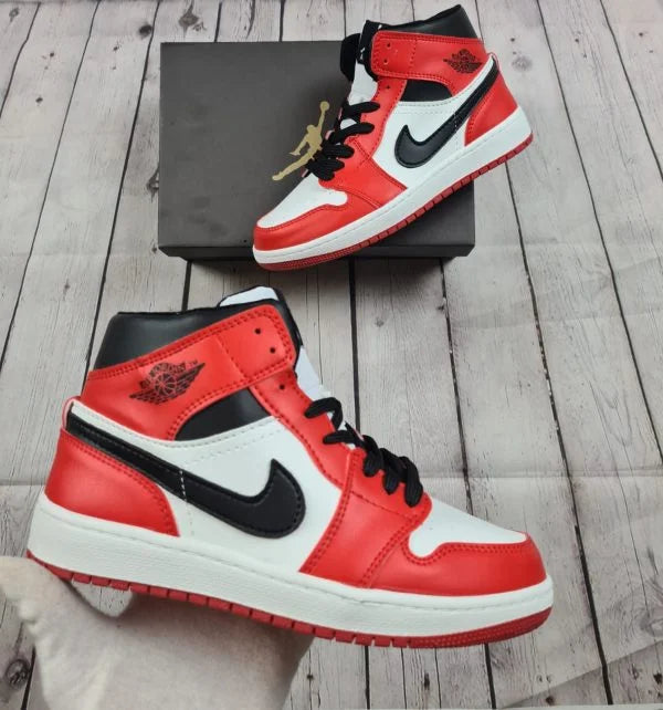 NIKE AIR JORDAN 1 MID RED BLACK CHICAGO