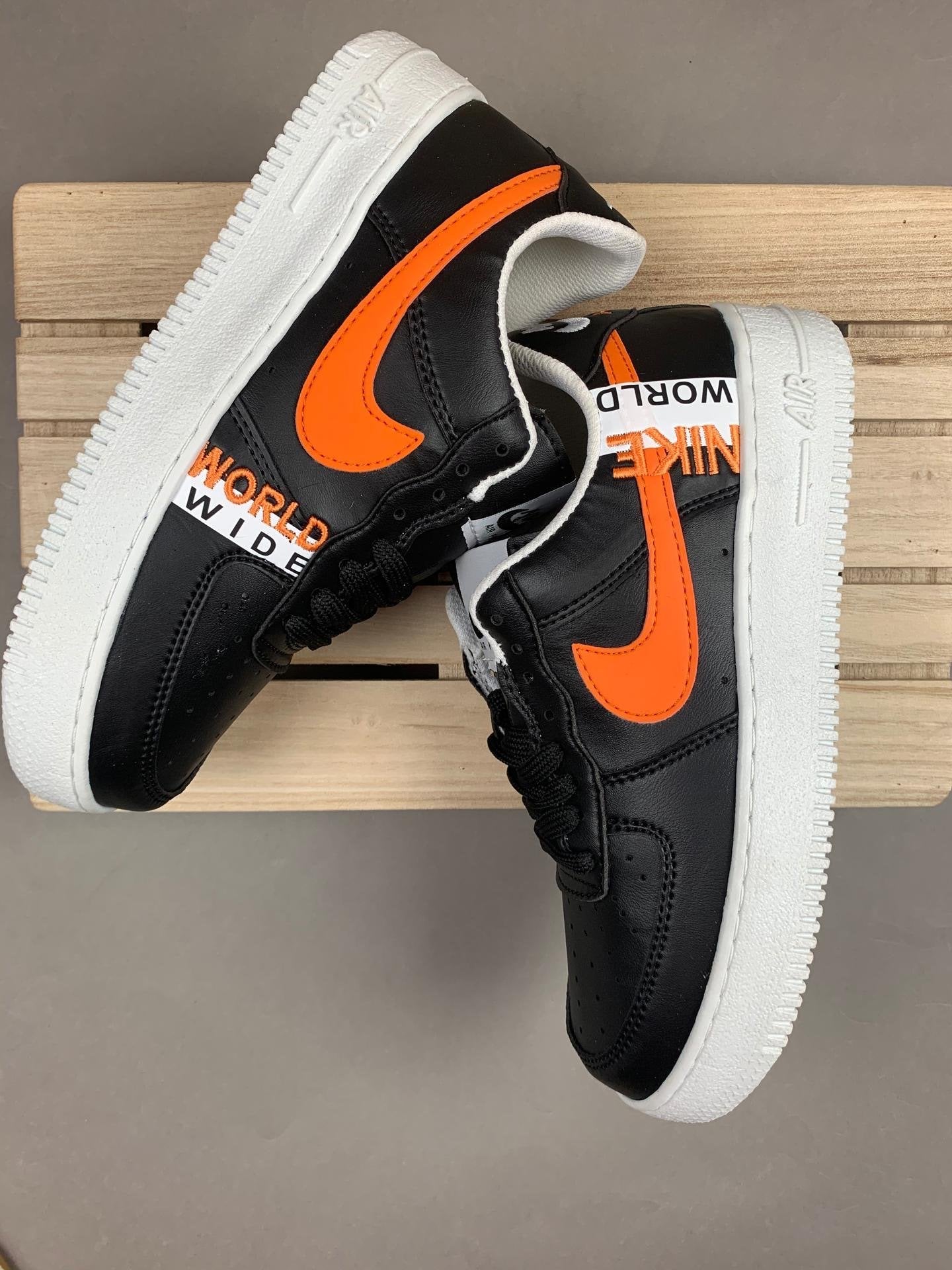 Nike Air Force 1 WORLD WIDE