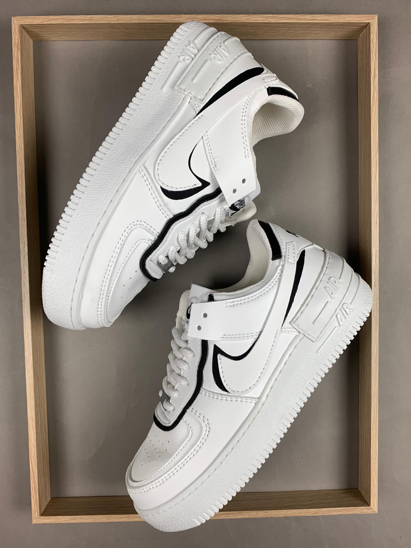 Nike Air Force 1 SHADOW Blancas y negras