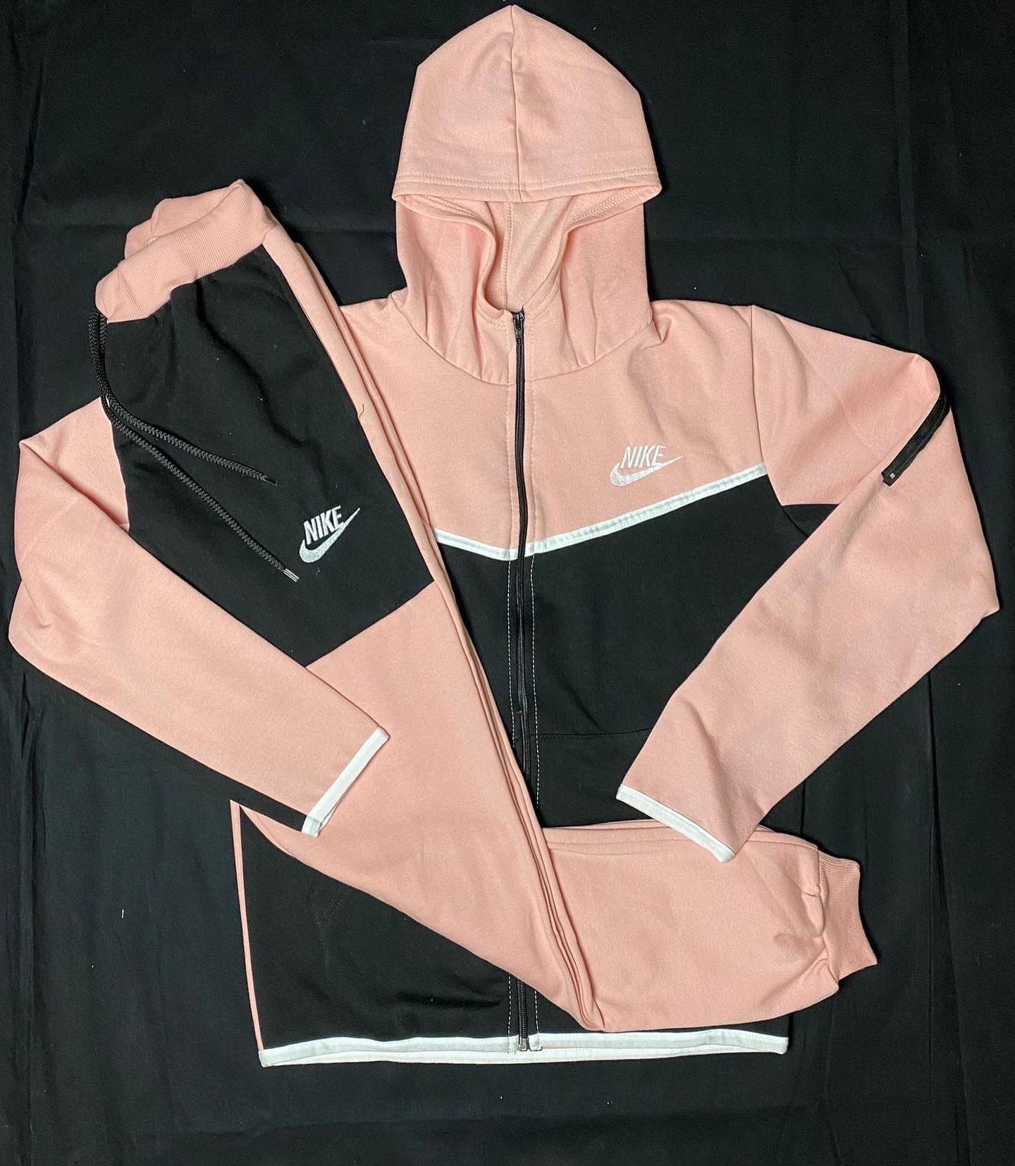 Chándal Nike Tech Rosa y Negro