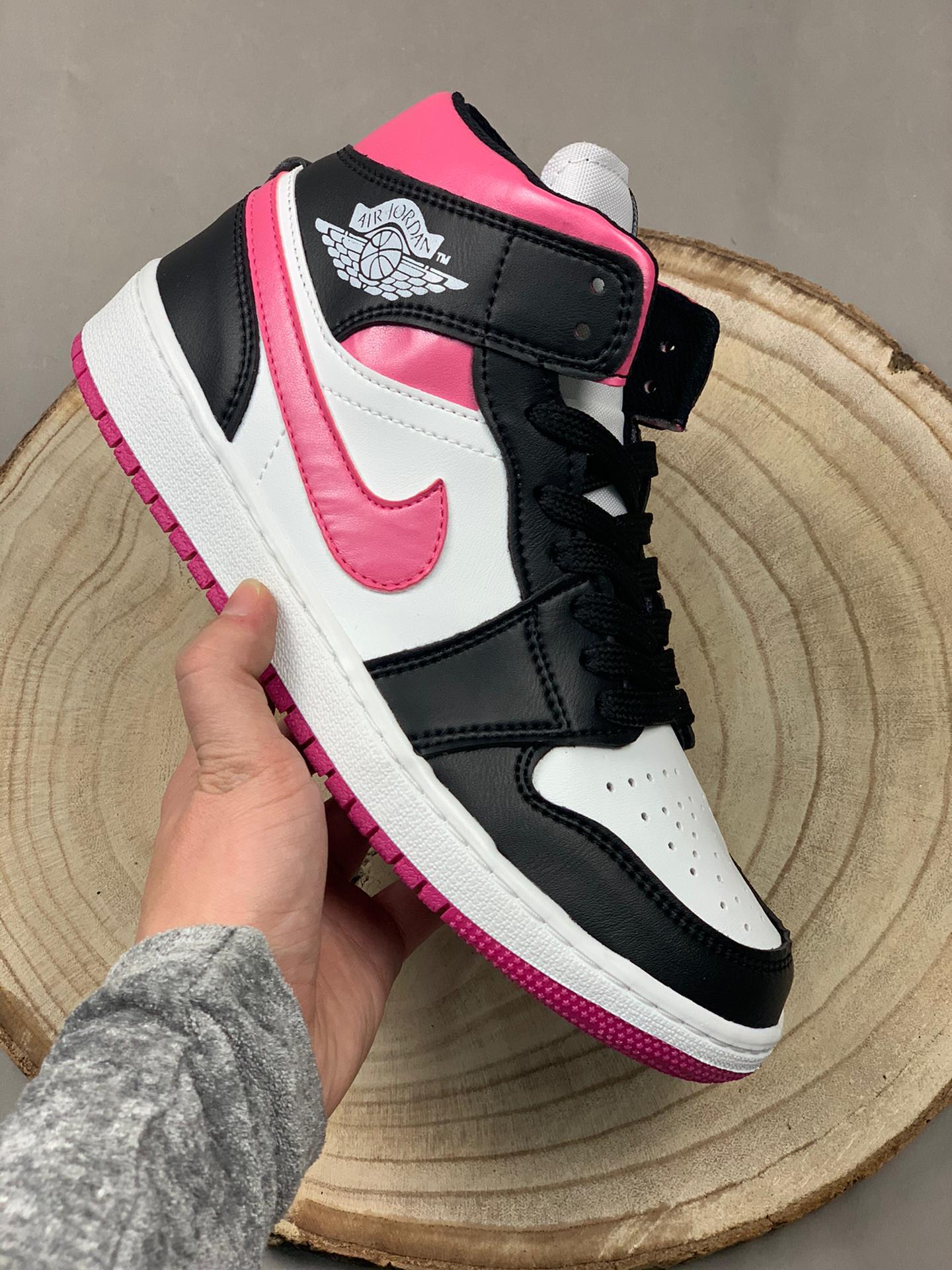 NIKE AIR JORDAN 1 ROSAS BLANCAS