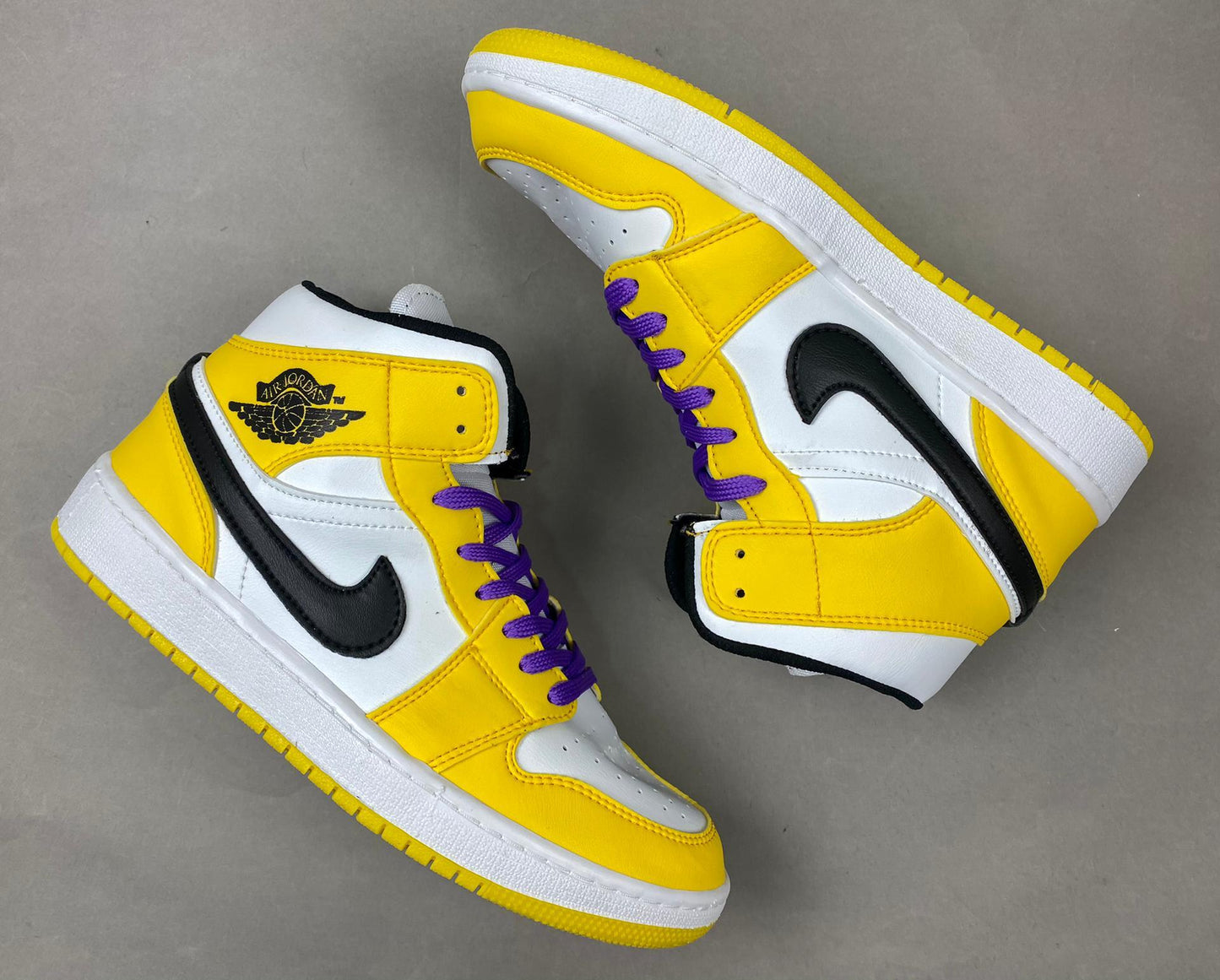 Nike Air Jordan 1 MID SE