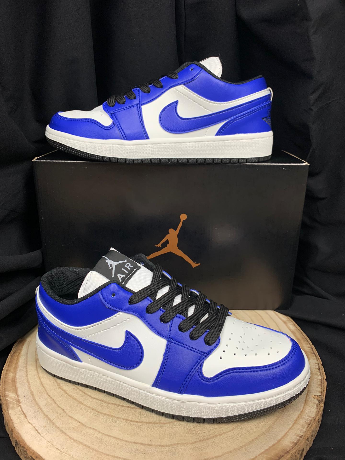Zapatillas bajas en azul y blanco Air Jordan 1 de Nike