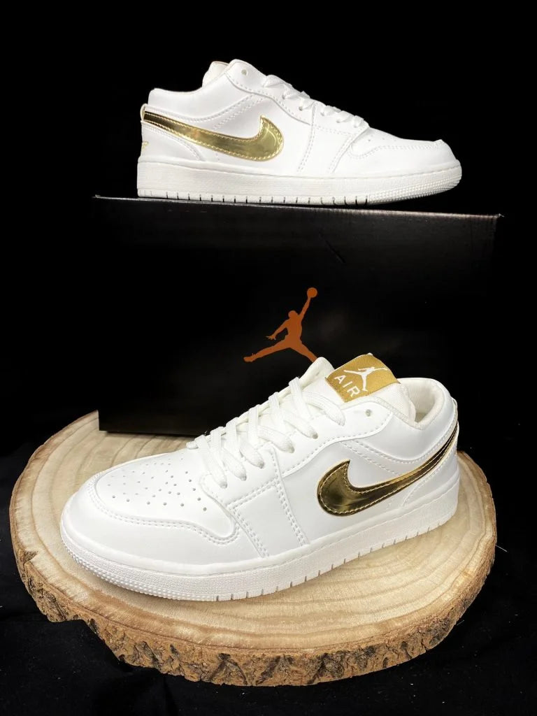 Jordan WMNS Air 1 Bajo Se Blanco Metálico Oro