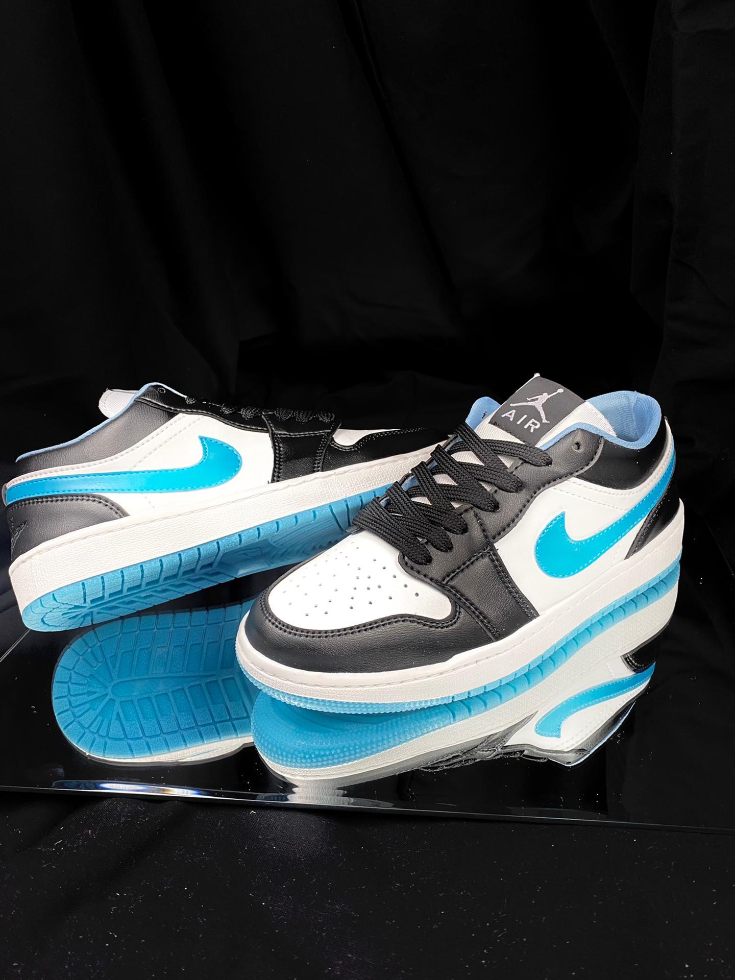 Zapatillas de deporte bajas en azul/blanco Air Jordan 1 SE de Nike