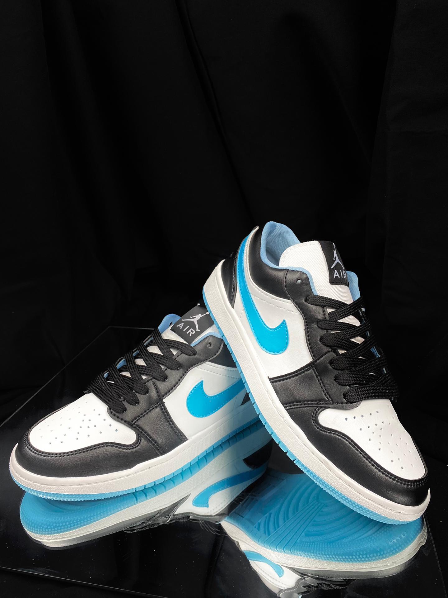 Zapatillas de deporte bajas en azul/blanco Air Jordan 1 SE de Nike