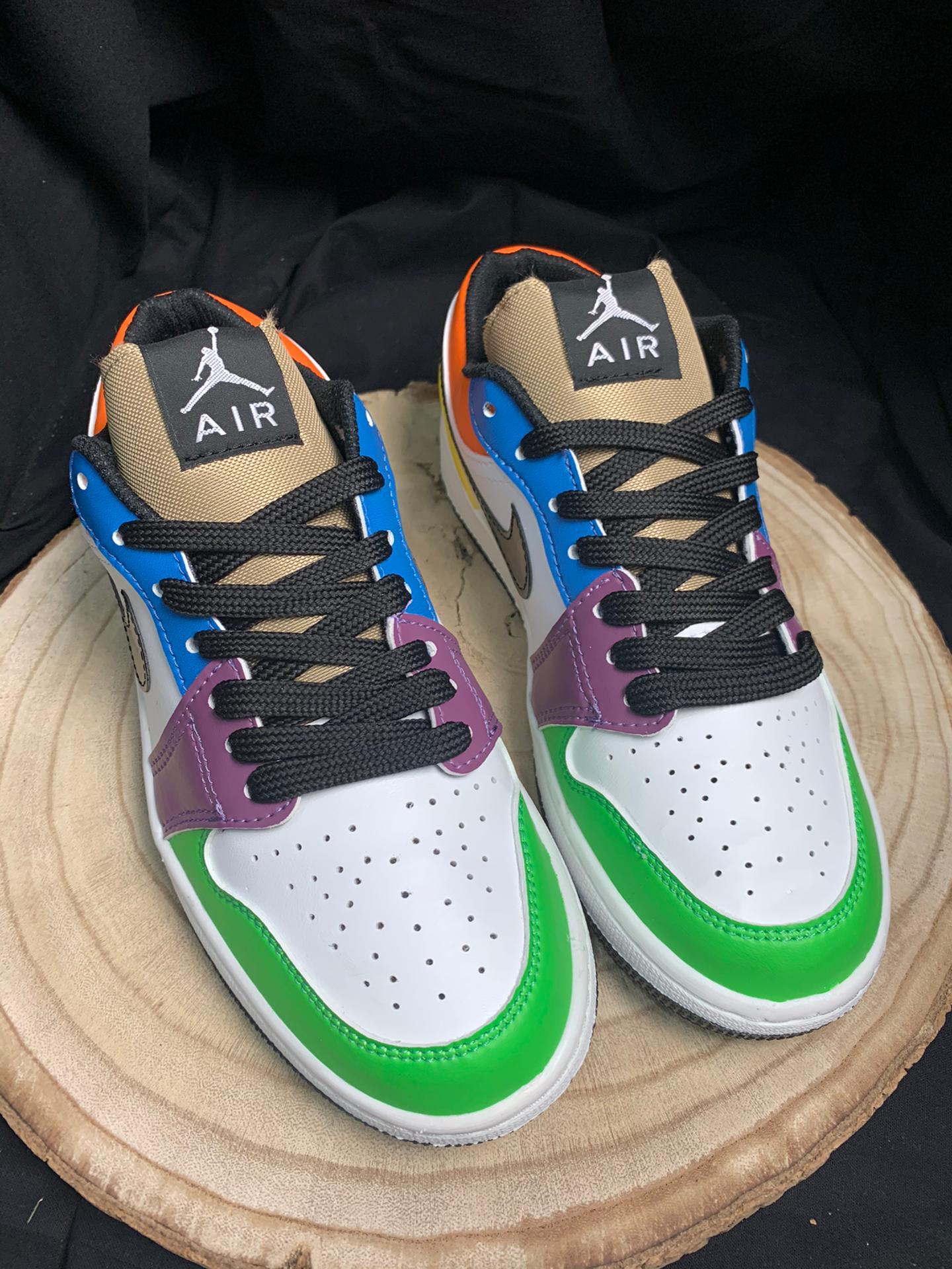 Air Jordan multicolores