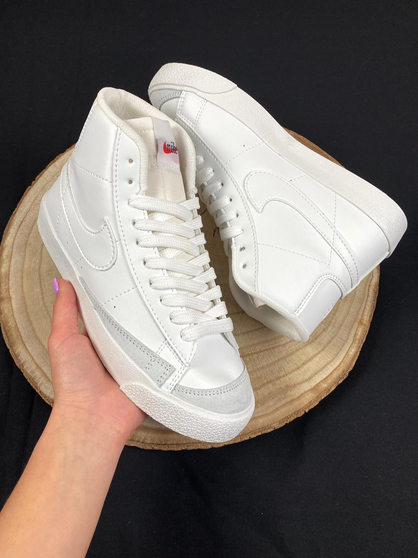 Nike Blazer Mid Vintage logo blanco