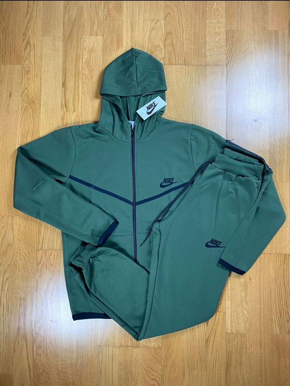 Chandal de Nike Tech Verde