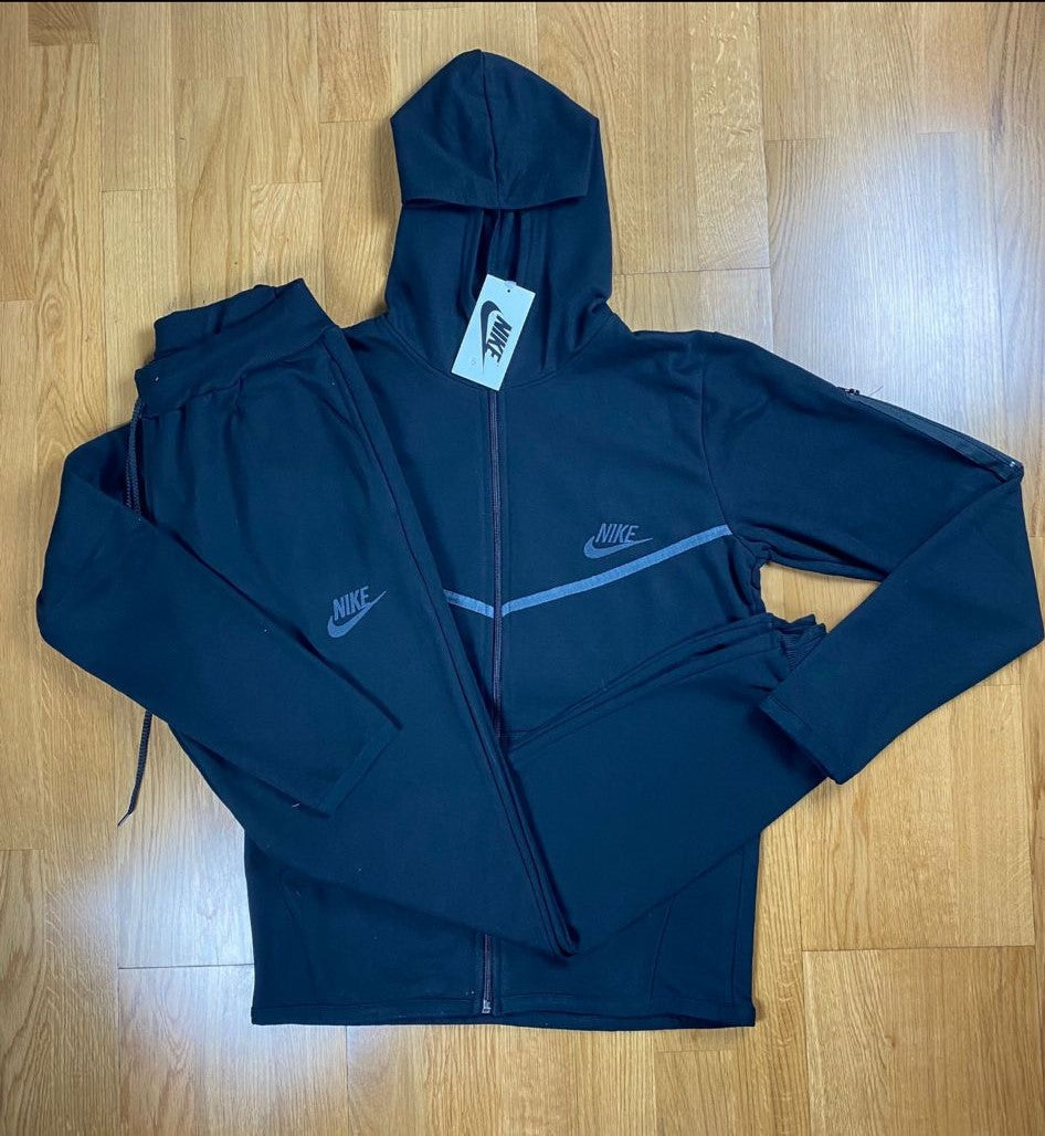Pack Ahorro Nike Tech Negro + Air Force Negras