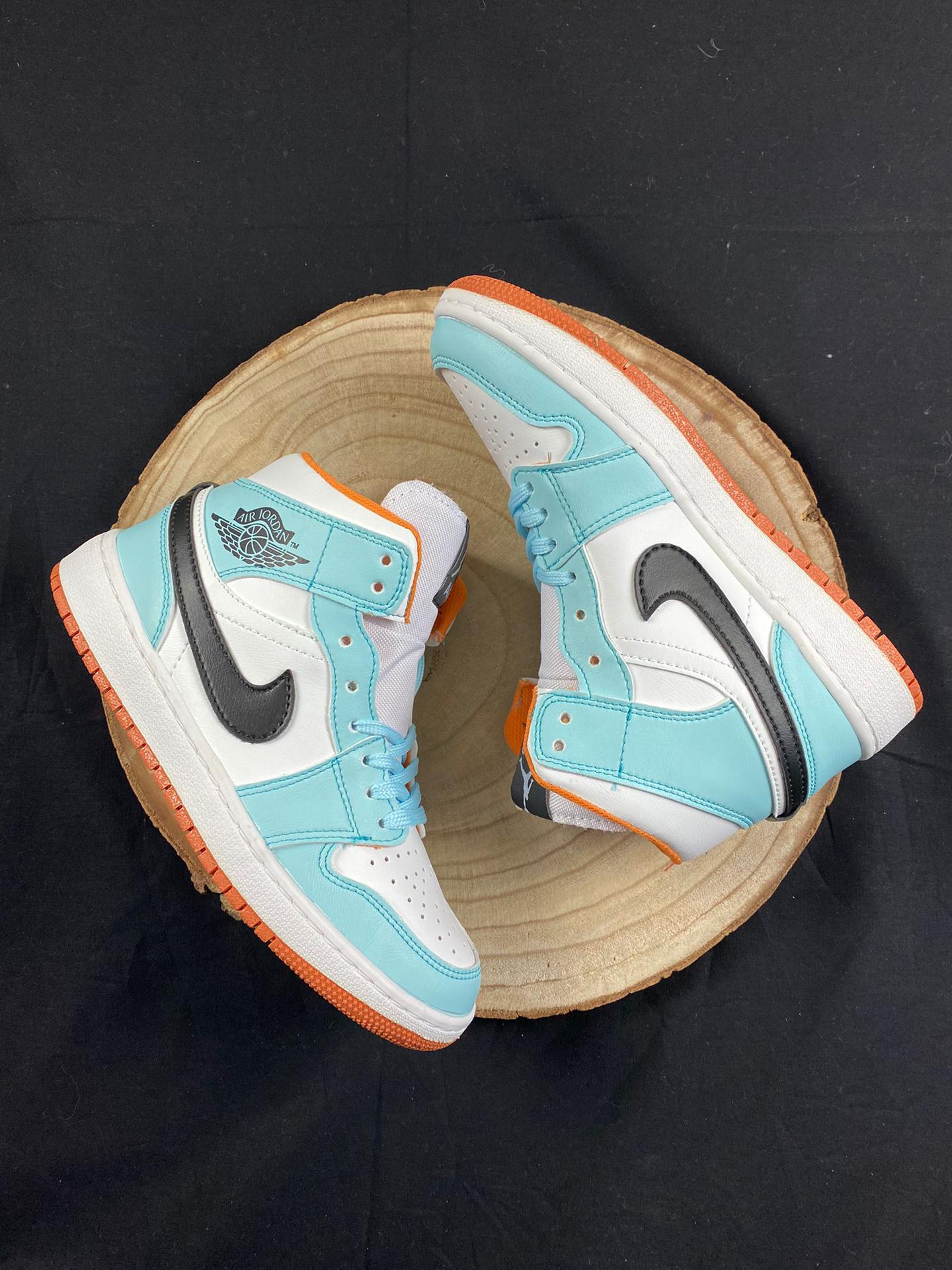 NIKE AIR JORDAN 1 AZUL Y BLANCAS
