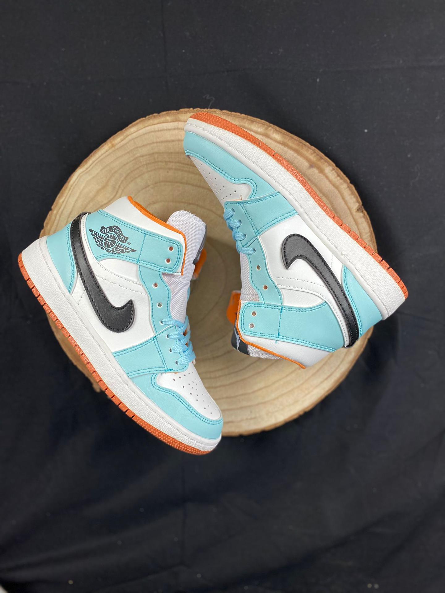 NIKE AIR JORDAN 1 AZUL Y BLANCAS