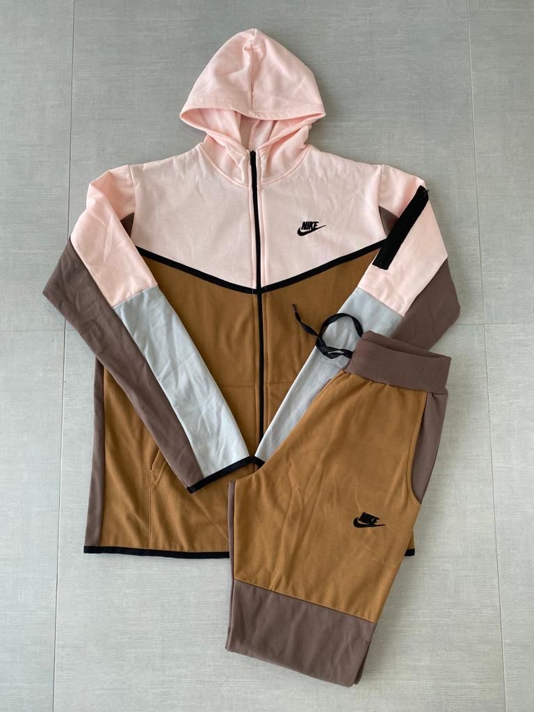 Chandal Nike tech Rosa y Marron