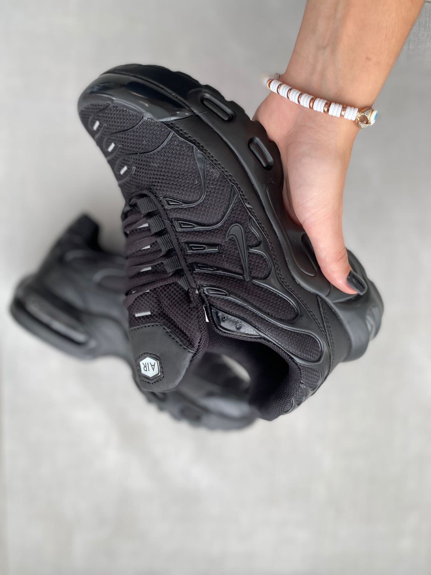 Nike Air Max TN negras
