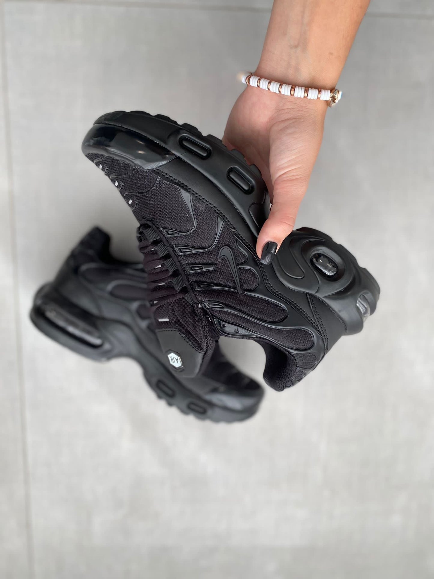 Nike Air Max TN negras