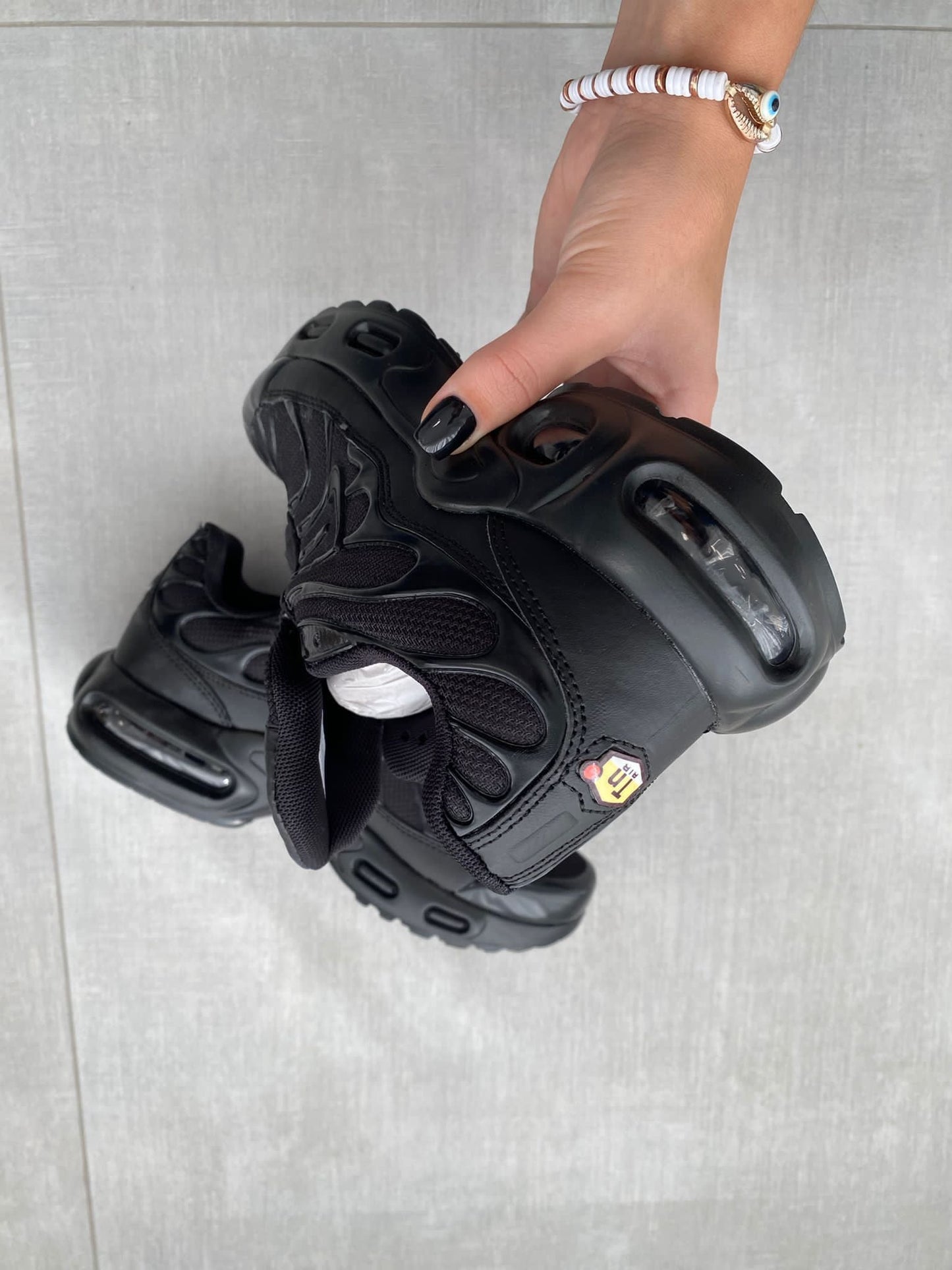 Nike Air Max TN negras