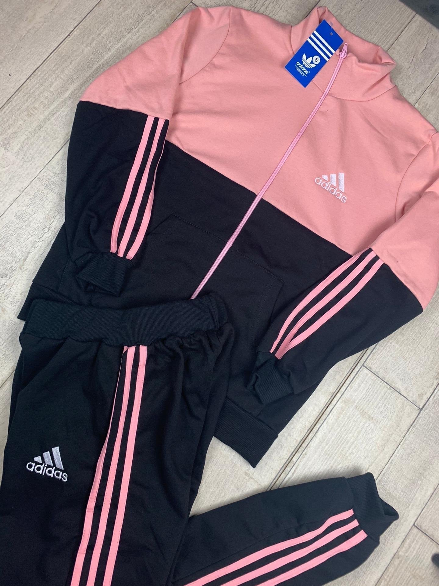 Chándal rosa Adidas