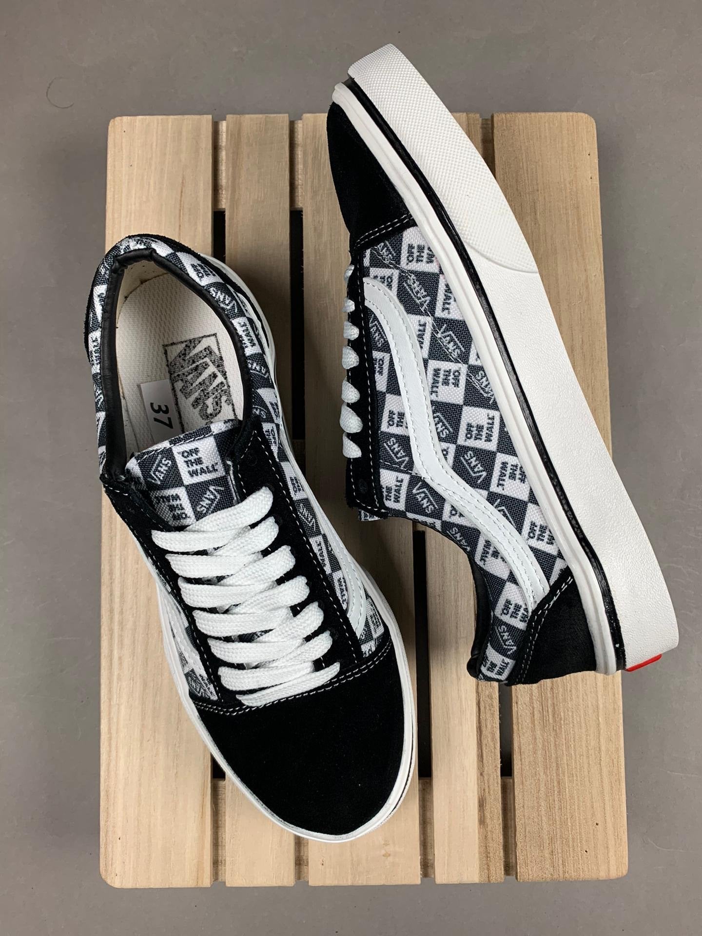 VANS off The Wall Special Edition