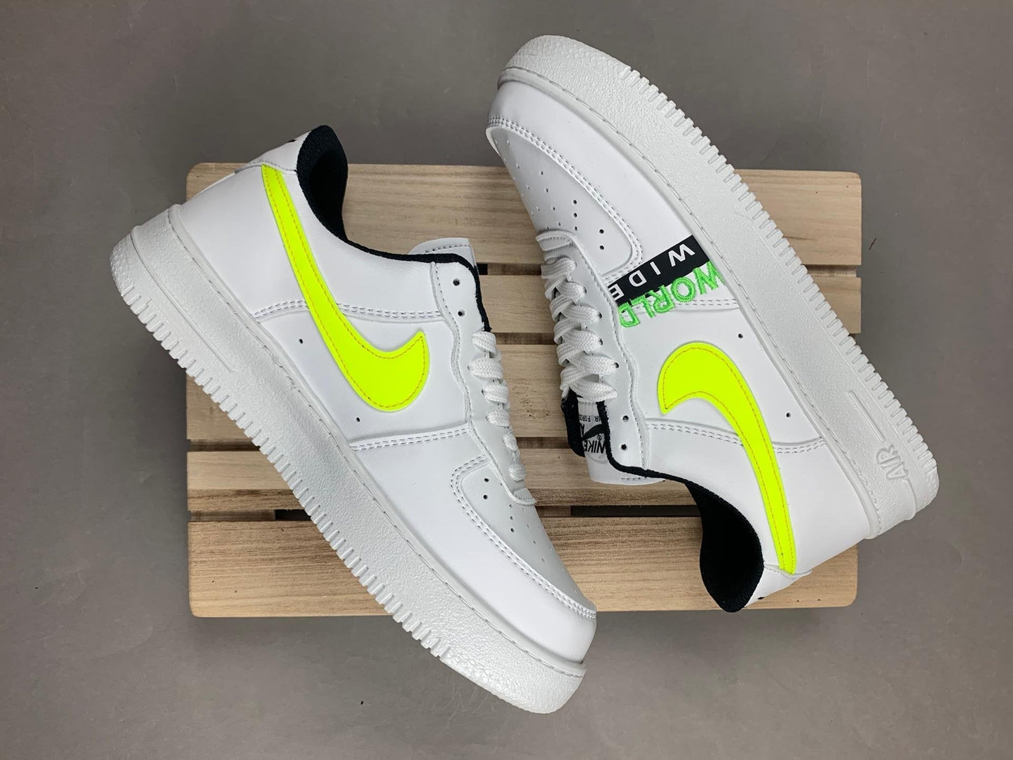 Nike Air Force 1 WORLD WIDE