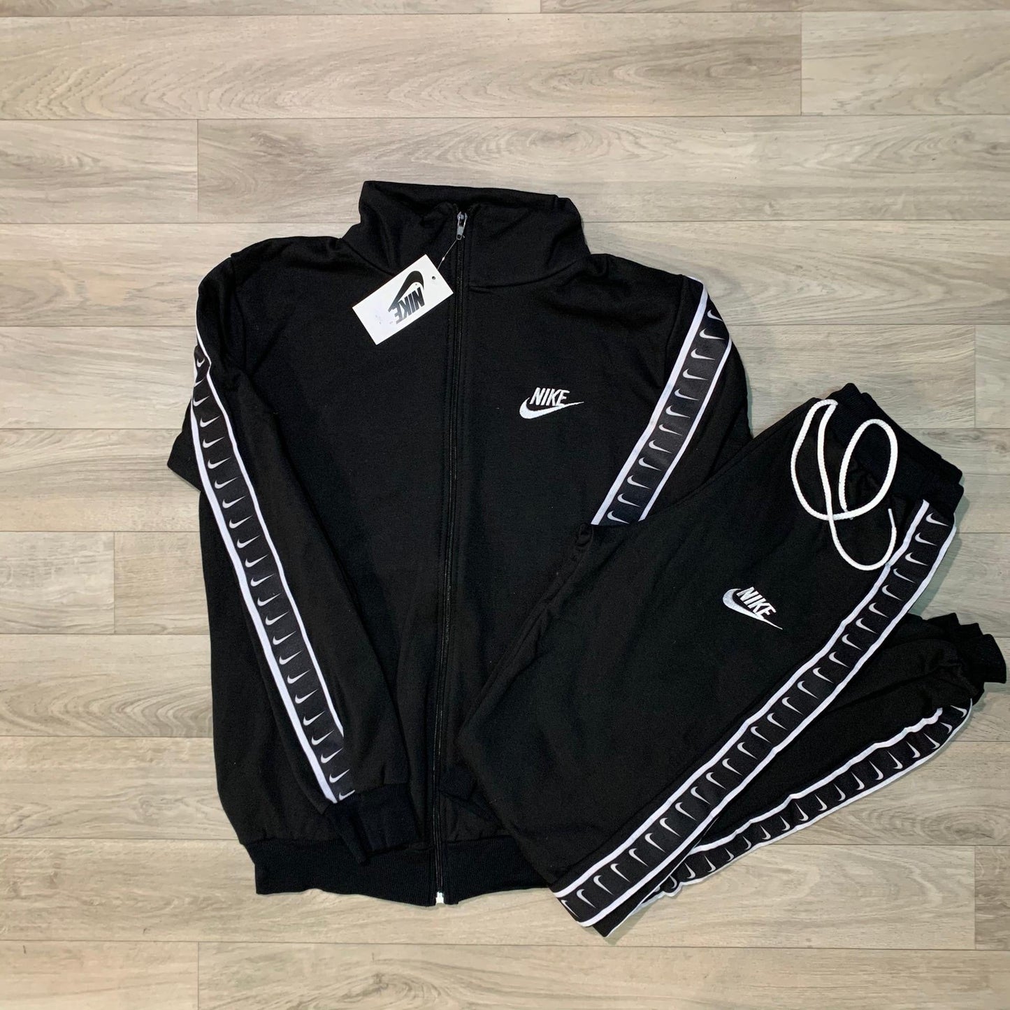 PACK - Conjunto de Nike + Air Force bota Blancas y negras