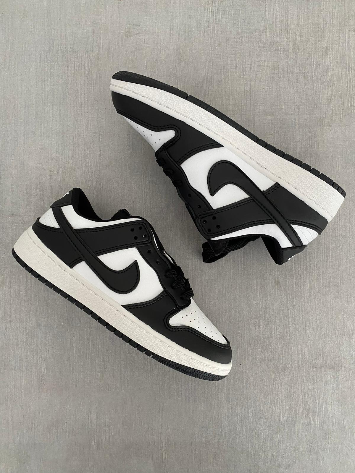 Jordan Dunk Low Negra