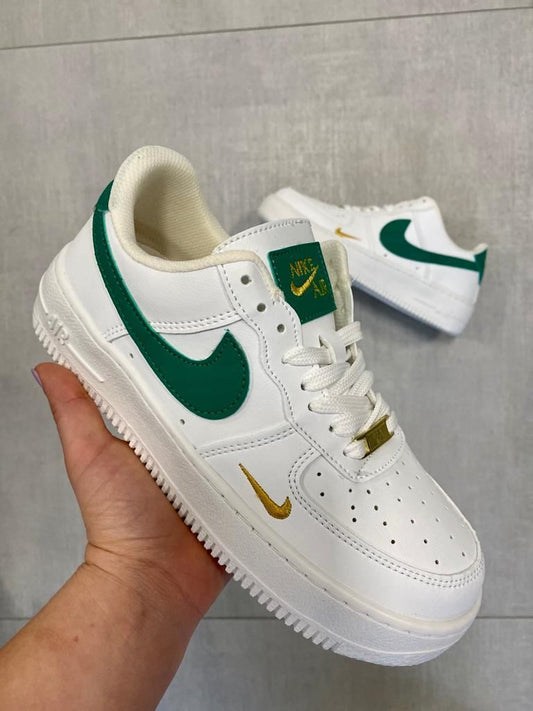 Nike Air Force 1 Blanca Con Logo Verde