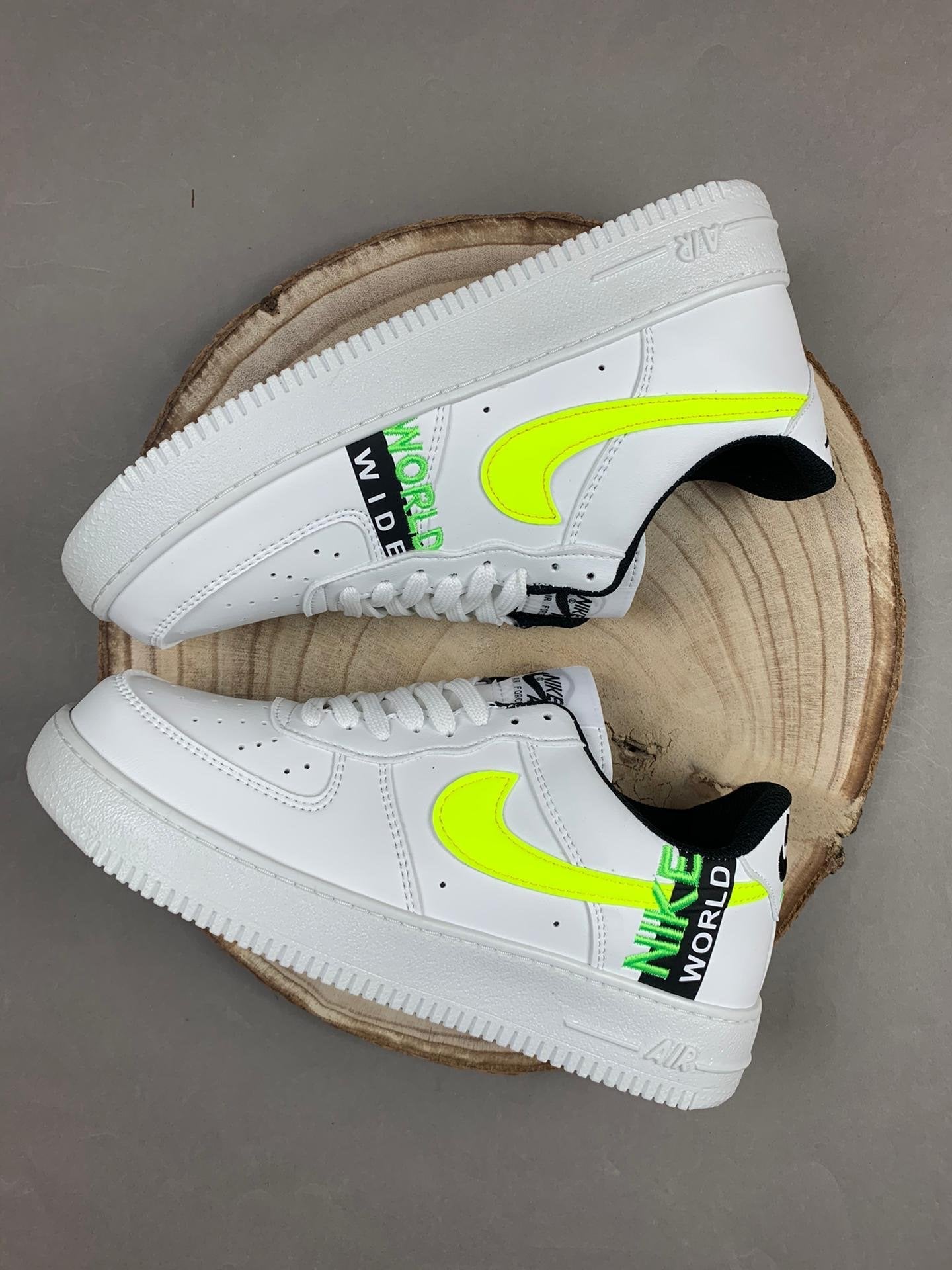 Nike Air Force 1 WORLD WIDE