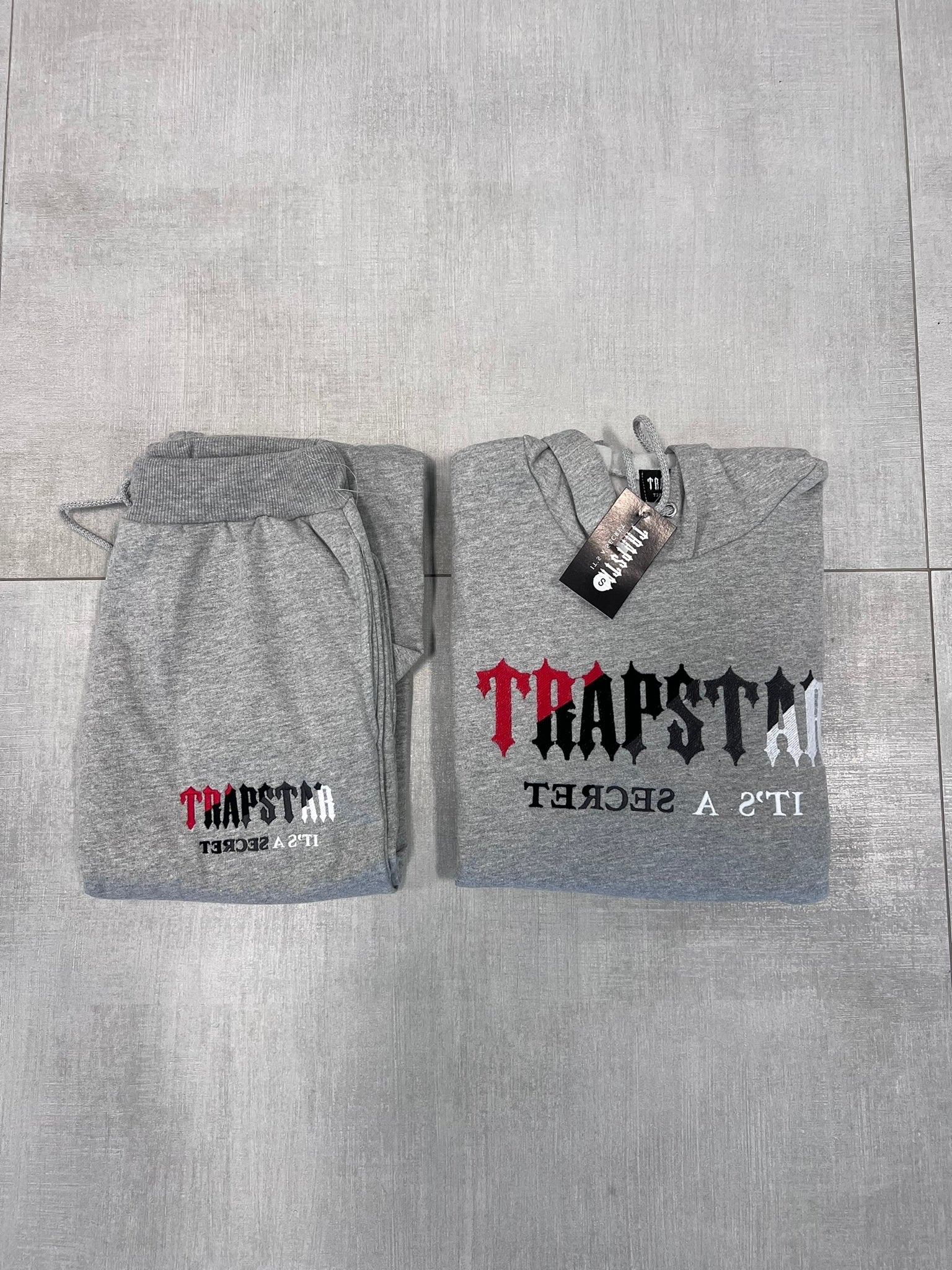 Conjunto trapstar bordado nuevo precio negociable