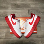Nike Air Force 1 Logo y suela rojas