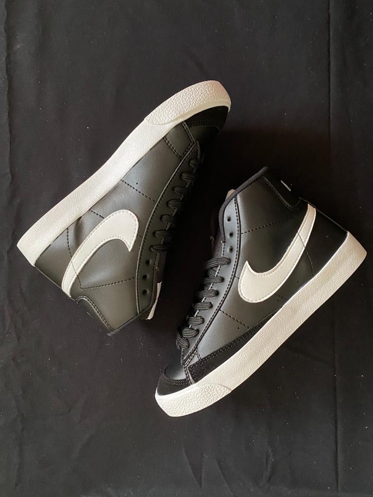 Nike Blazer Mid 77 Vintage Negras