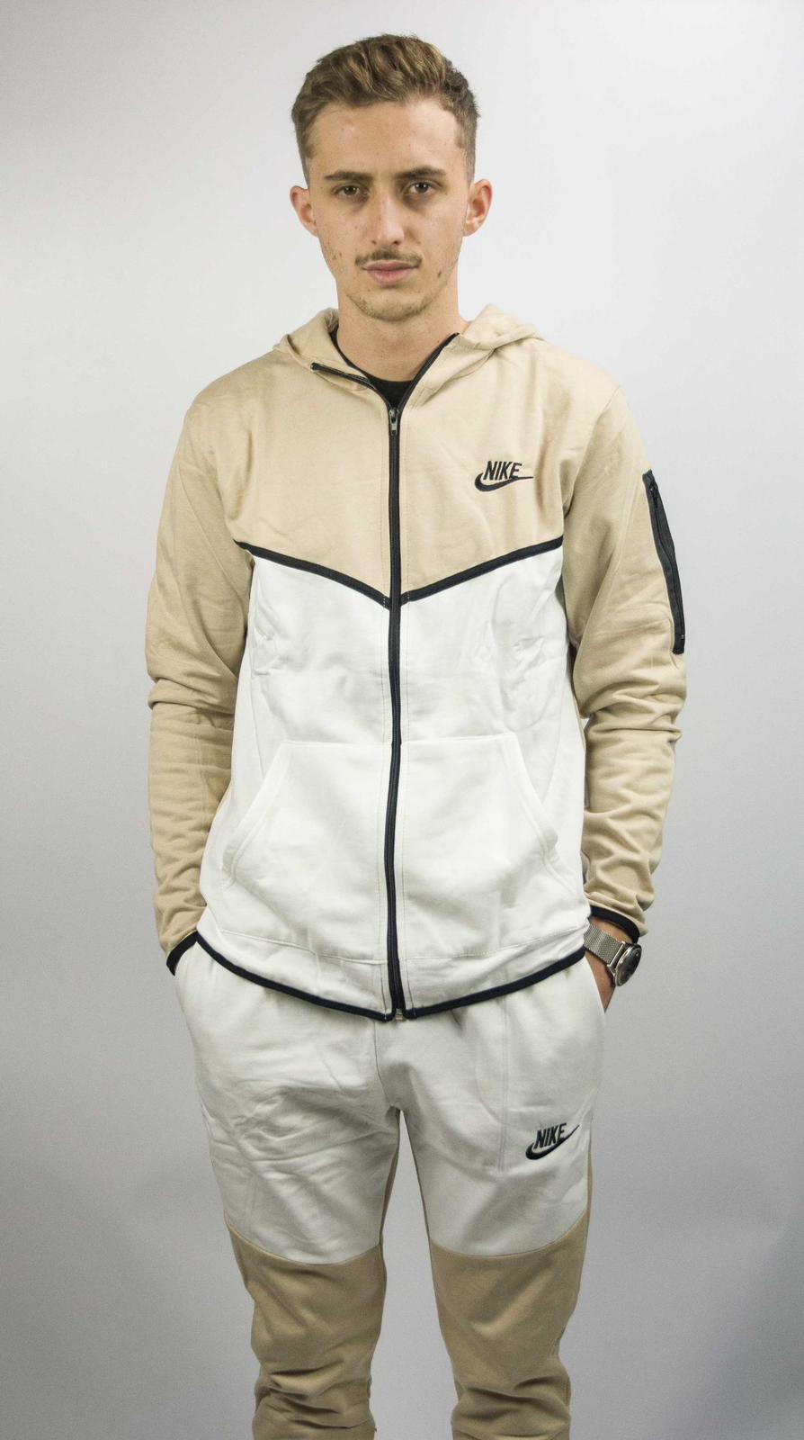 Nike Tech Marron y blanco